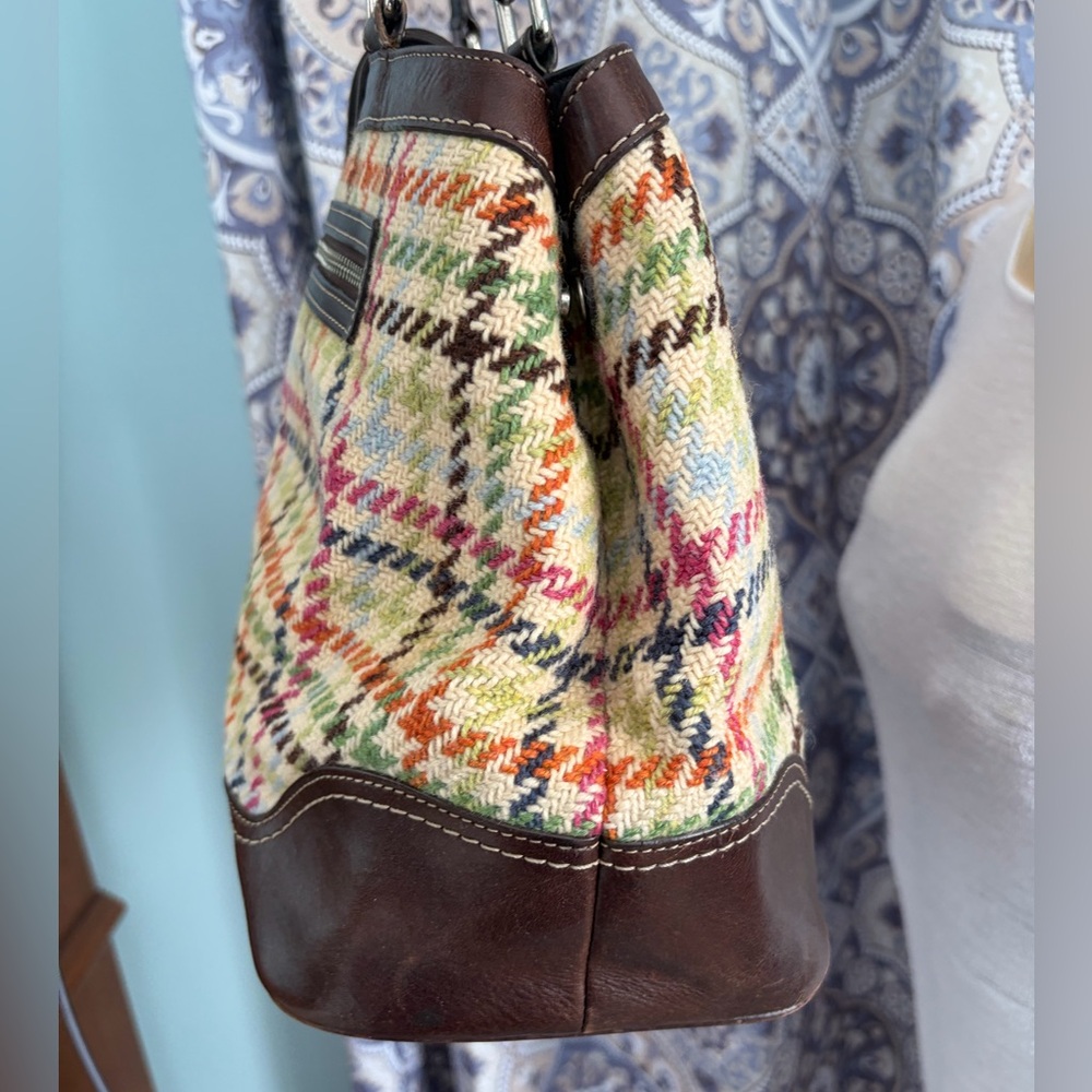 Coach Hampton Tattersall Houndstooth Wool Shoulder Bag - F12633 - Picture 6 of 11